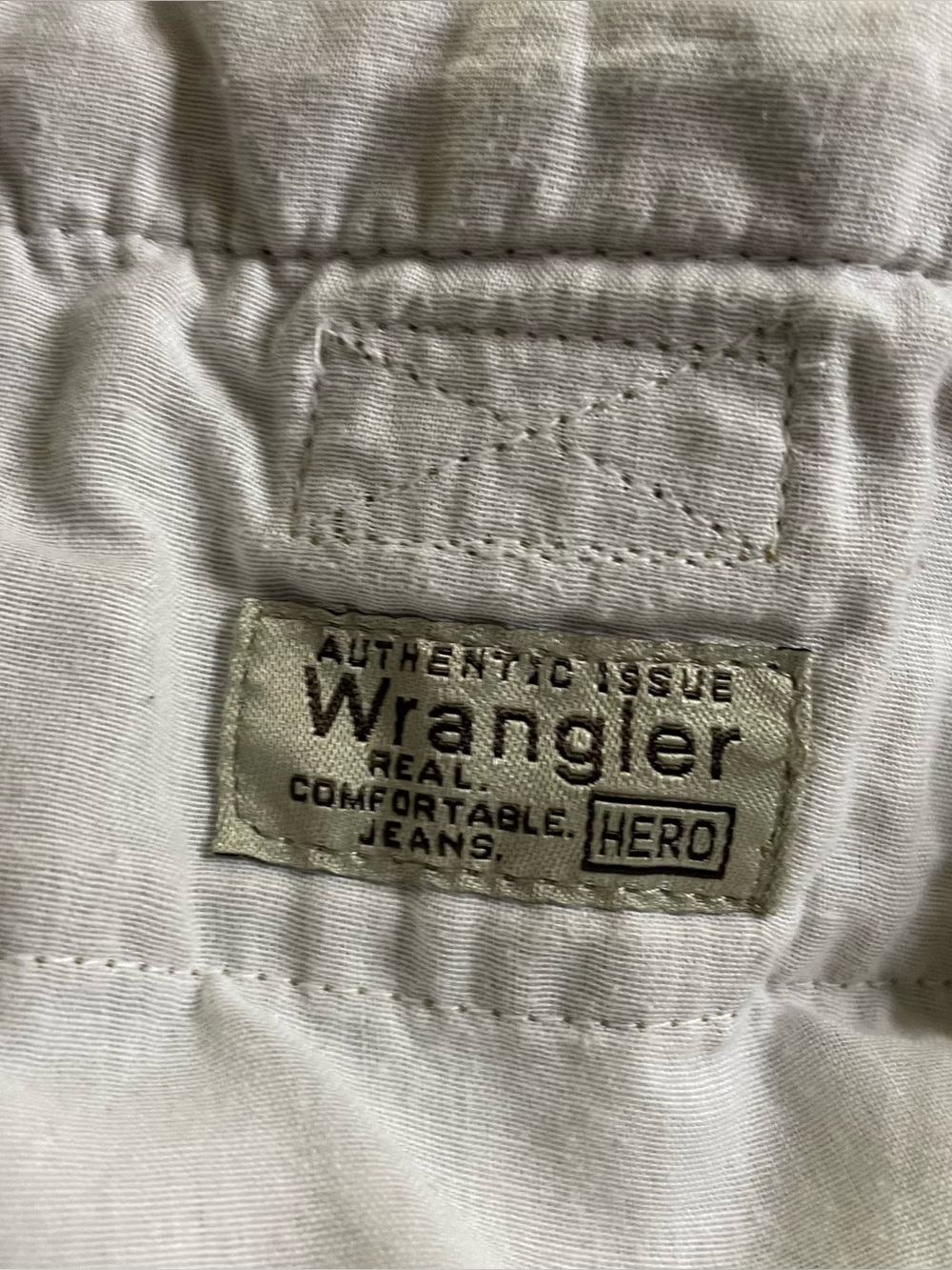 Wrangler 100% Cotton Tan Cargo Shorts with Belt size 34 waist - Picture 4 of 8